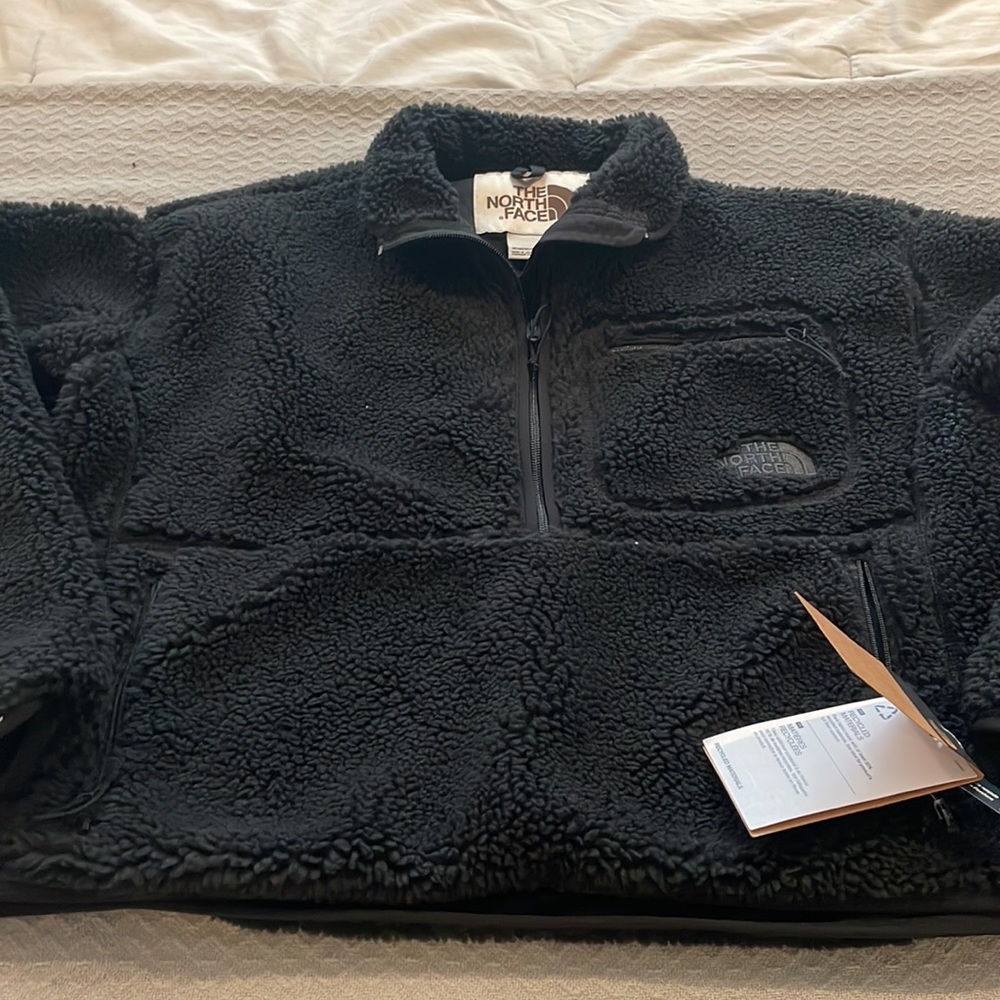 The North Face Women’s Extreme Pile Pullover - Picture 6 of 8